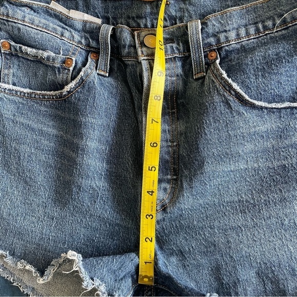 LEVI'S WOMEN'S 501 ORIGINAL DENIM SHORTS - SALSA MOOD SIZE 30 - Picture 6 of 10